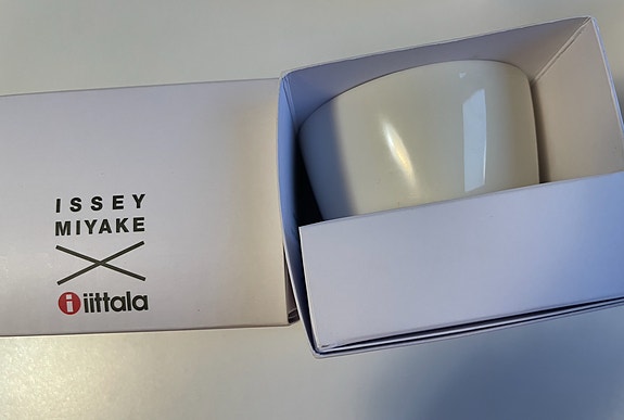 Käyttämätön ISSEY MIYAKE × Iittala kuppi Valkoinen (1 kpl)