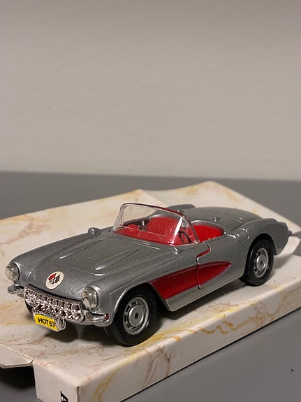 Maisto Chevrolet Corvette 1957 1