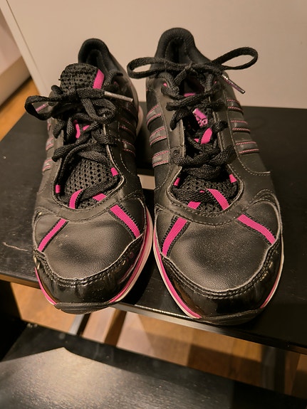 Adidaksen sisäpelikengät 36 2/3
