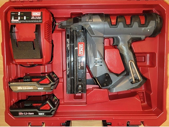Senco FN55AX F-18 varusteineen