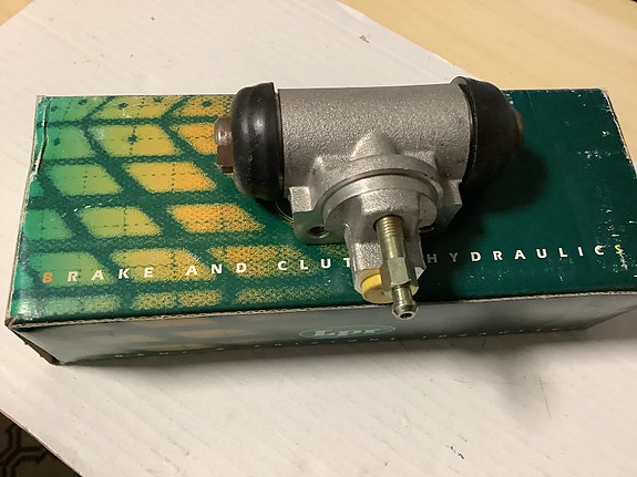304-5509 jarrusylinteri taka Nissan Pick up D22
