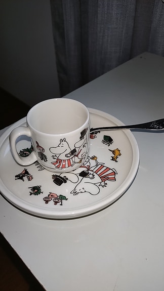 Muumi Iloinen perhe setti.