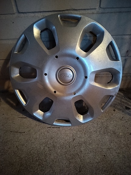 Ford pölykapseli