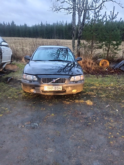 Volvo S60 2001 2.4 bensiini