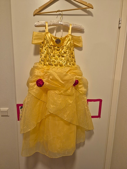 Disney prinsessa Kaunottaren mekko 140cm