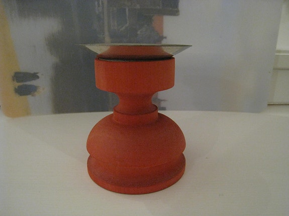 Aarikka Kynttilänjalka punainen puinen 8 cm vanha