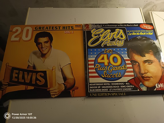 Elvis Presley 4 lp levyä + 1 tupla lp levy