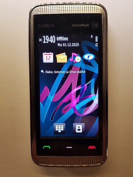 Nokia 5530 XpressMusic musiikkipuhelin