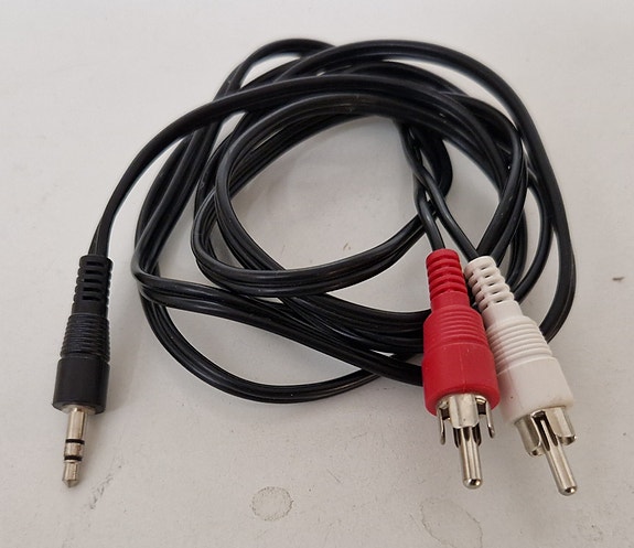RCA - kaapeli 2 x uros + 3,5 mm uros