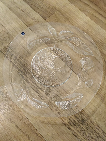 Oiva Toikan nuutajärvi lautanen