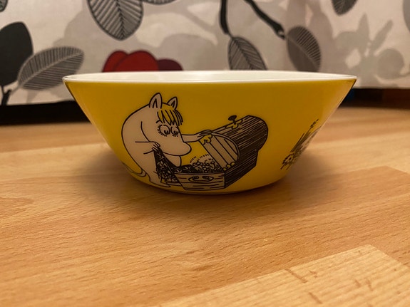 Niiskuneiti kulho keltainen