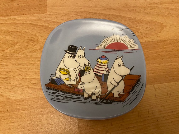 Muumit lautalla seinälautanen