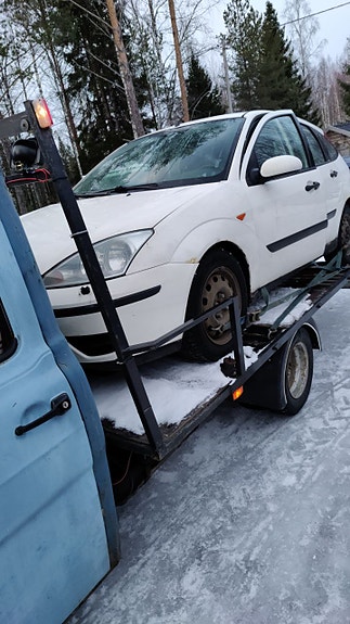 Ford Focus varaosiksi yms.