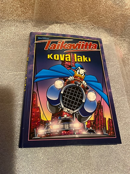 Taikaviitta Kova laki