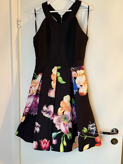 Ted Baker juhlamekko koko S