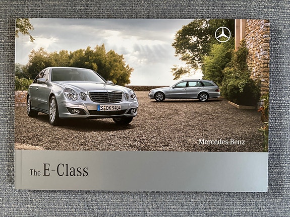 8 x MB esitteitä ( SLK, E x 2 eri ), E Coupe + Cabrio , GLK ja M ) yhteishintaan