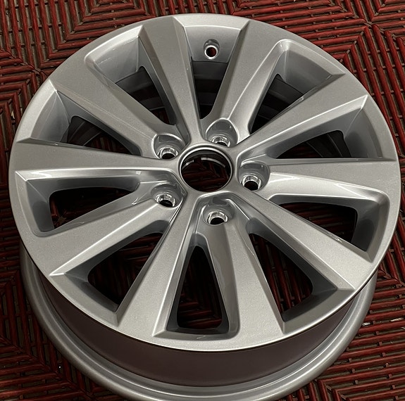ALKUPERÄINEN SEAT 5.5x15" 5x100 ET40 Ø57.1