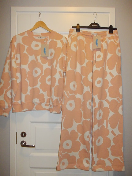 Marimekko Leiot Pieni Unikko paita ja Varret Pieni Unikko housut