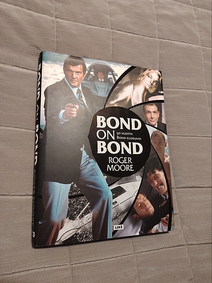Bond on Bond -kirja