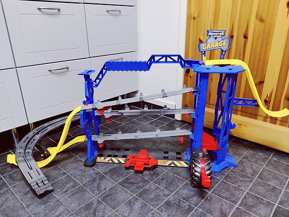Monster Jam Garage