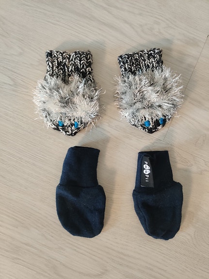 Vauvan tumput/lapaset (koko 60-70)
