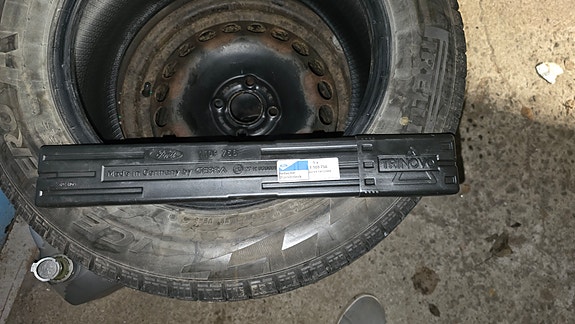 Ford varoituskolmio