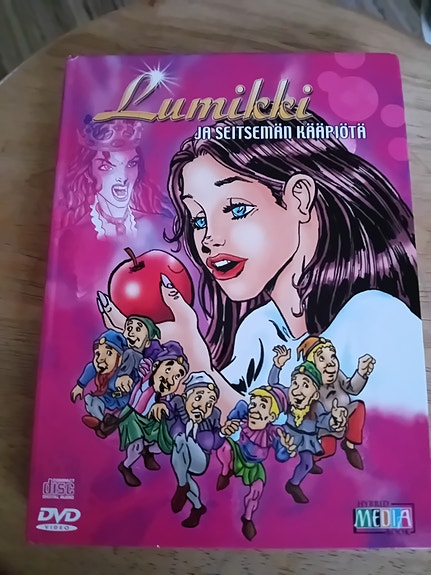 DVD:t 2 kpl Lumikki ja 7 kääpiötä