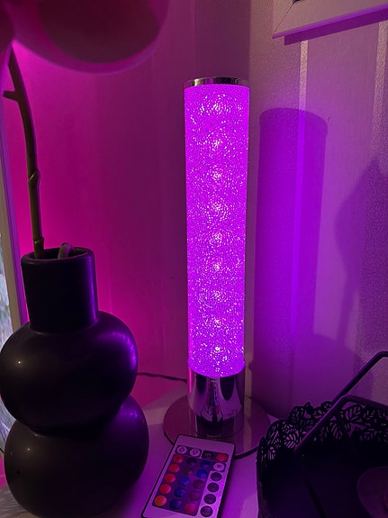 LED-pöytävalaisin