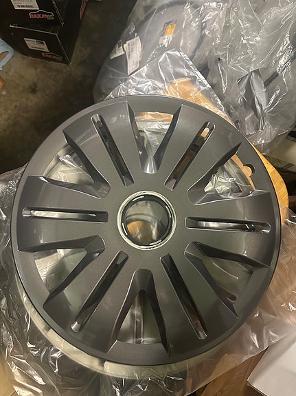 Peugeot pölykapselit 16” Uudet