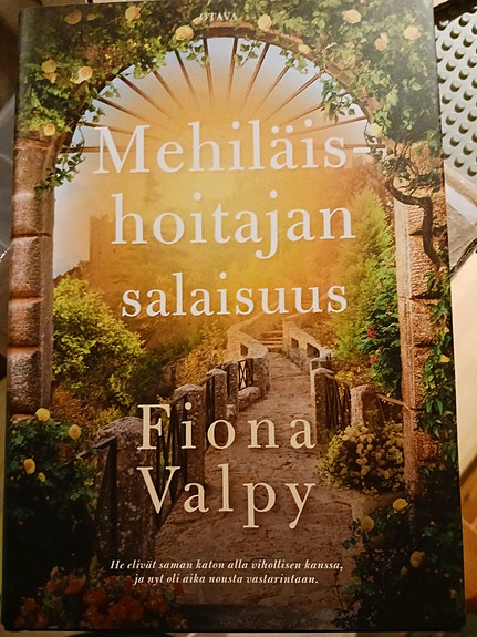 Fiona Valpy Mehiläishoitajan salaisuus