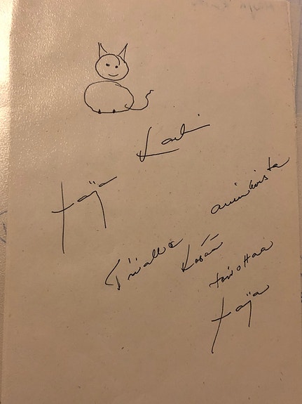 Maija Karhi nimikirjoitus + piirustus paperilla