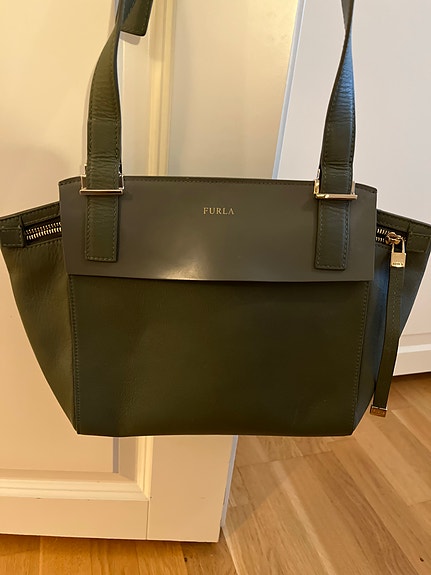 Furla nahkalaukku naisille