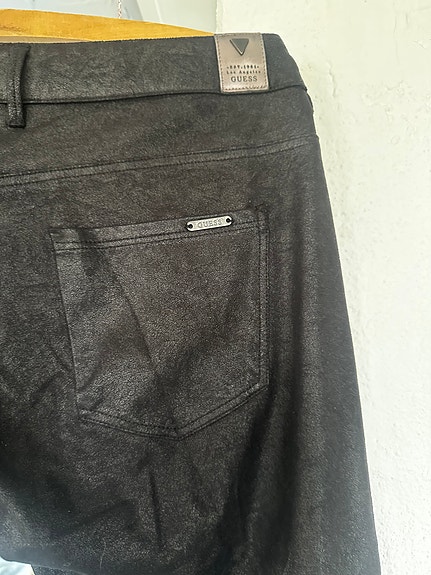 Guess - ihanan pehmeät housut