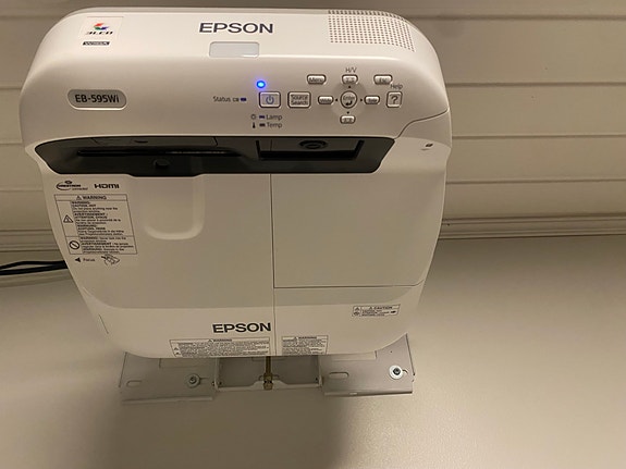 Laadukas interaktiivinen videotykki Epson EB-595Wi + kynät