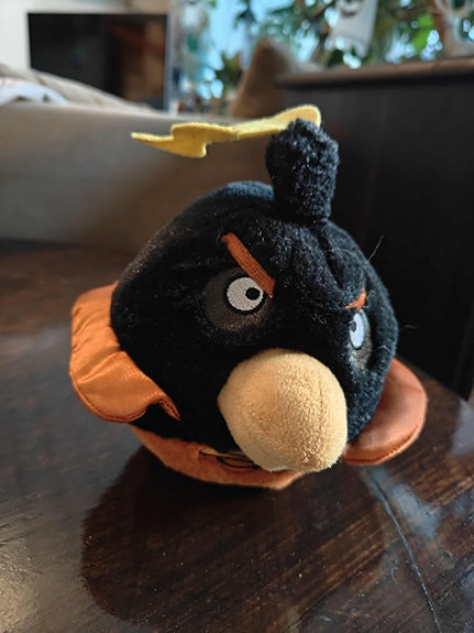 Angry Birds pehmolelu musta oranssi