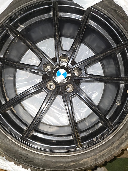 BMW Renkaat vanteilla