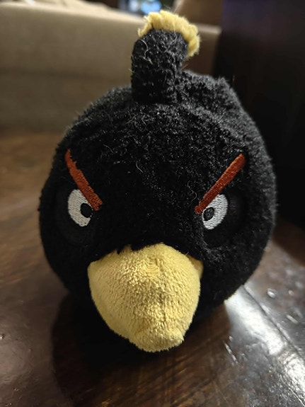Angry Birds pehmolelu musta lintu
