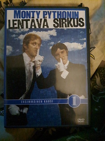 Lentävä Sirkus Ensimmäinen kausi DVD