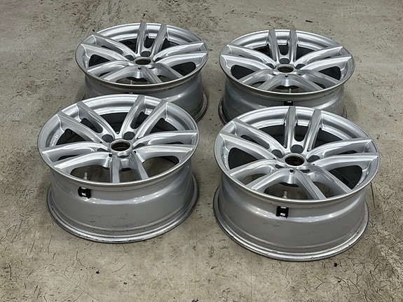BMW 5 vanteet painetunnistimella. A7.5jx17 ET27