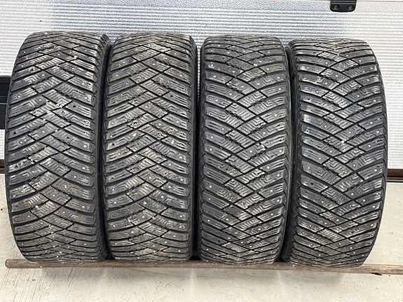 225 50 R17 GOODYEAR ULTRAGRIP ICE ARCTIC.