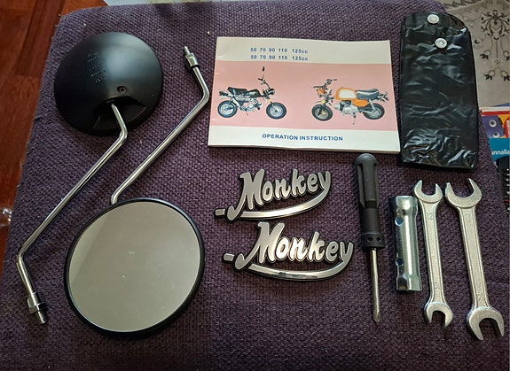 Monkey tarvikkeita