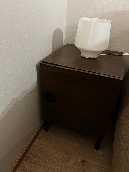 Yöpöytä, ruskea