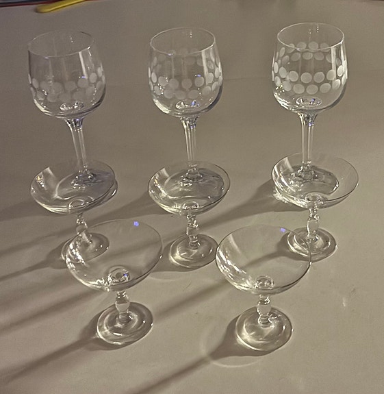Viini ja drinkkilasit, nouto Espoo Tuomarila