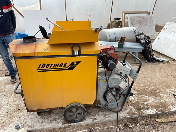 Thermox 110kW polttoöljy hallilämmitin kasvihuonelämmitys