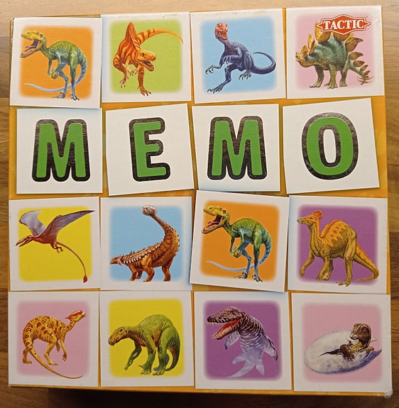 Dinosaurus-muistipeli MEMO