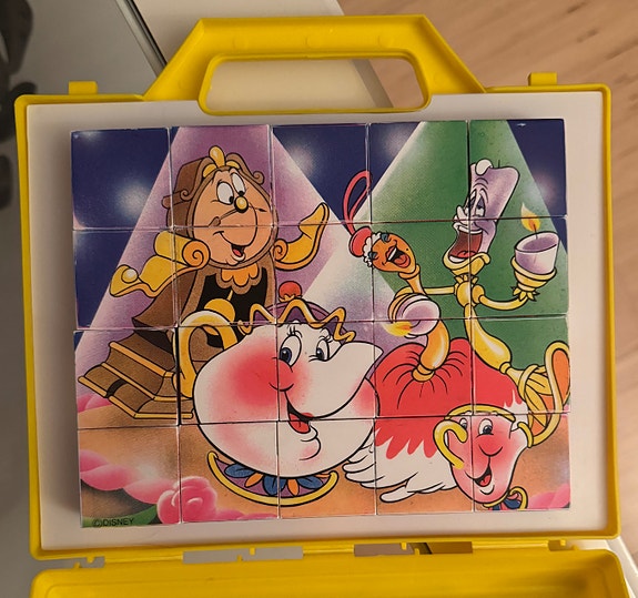Kaunotar ja hirviö -kuutiopalapeli