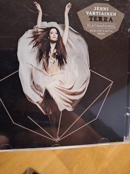 Jenni Vartiainen Terra. Platinapainos