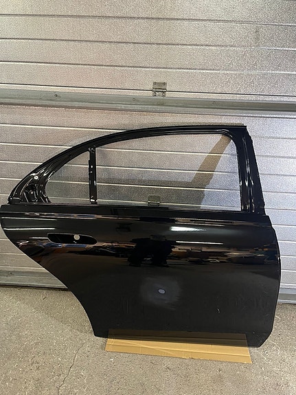 Mersun S w223 oikea taka-ovi