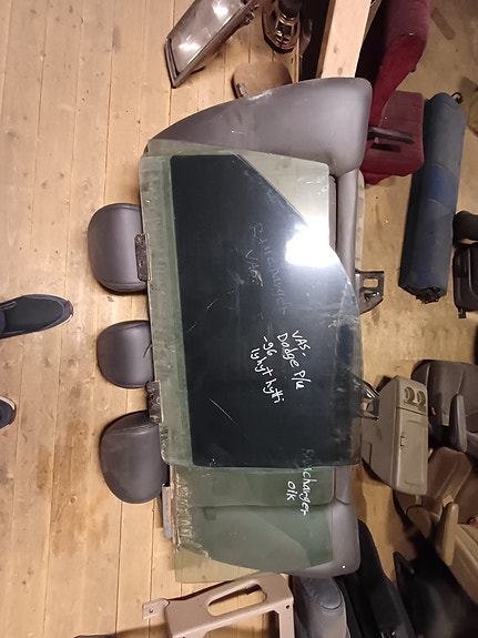 Dodge pick-up oven lasi