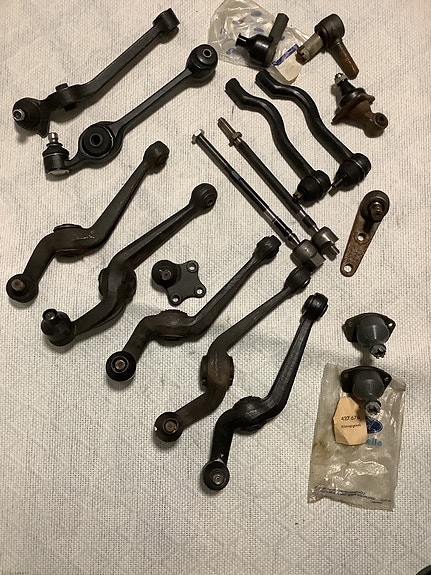VANHOJEN AUTOJEN OSAT FORD,TRIUMP,BMW,MB,YM
